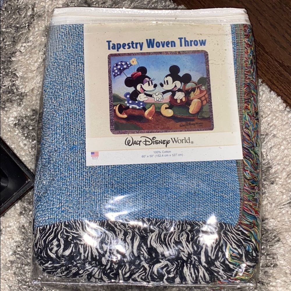 Tapestry woven throw mickey and minnie